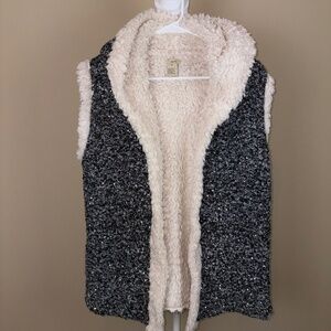 Escio Black/Gray Hooded Vest with Sparkle Sequins and Cream Sherpa Like Lining